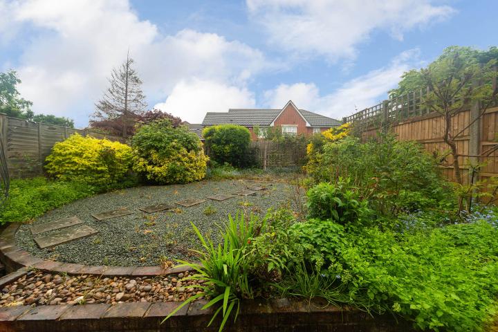 Semi-detached house Melrose Avenue, Willesden Green